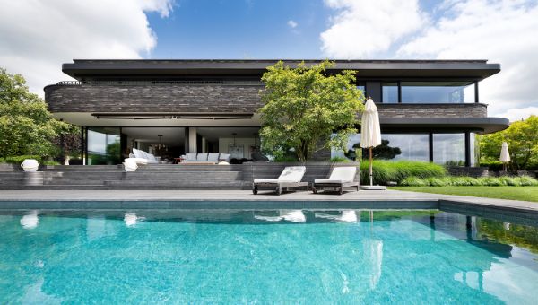 Villa O - Skräddarsytt tegel i linjärt format.